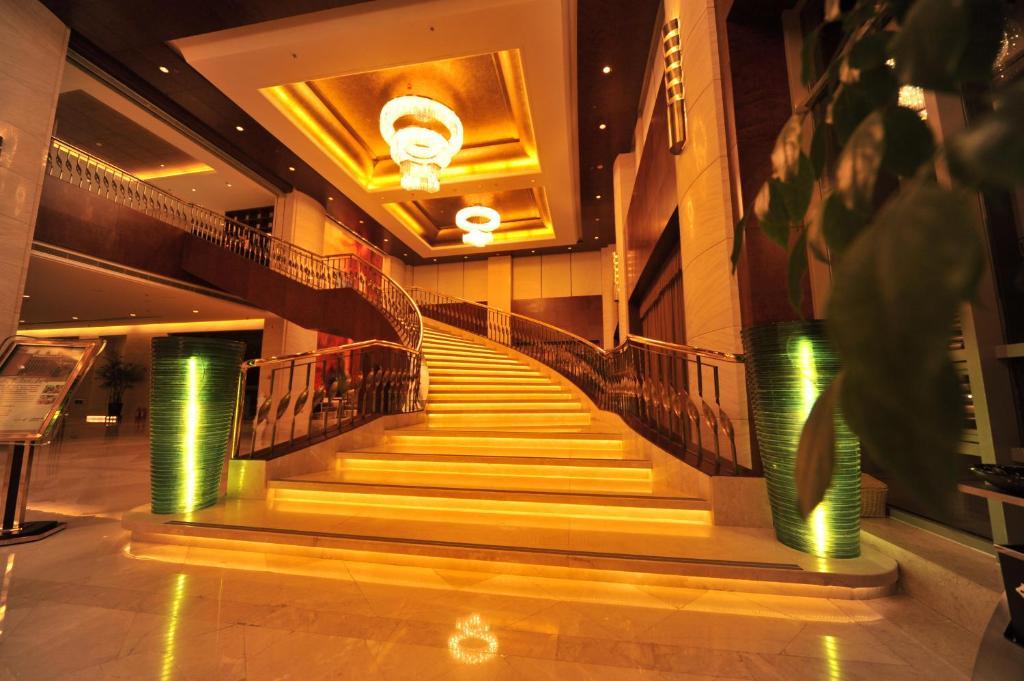 S&N Dalian Hotel Экстерьер фото